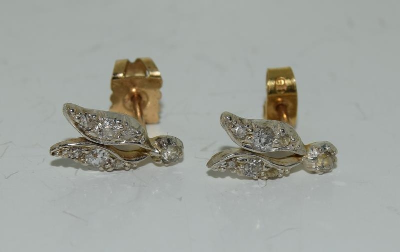 9ct gold ladies diamond drop earrings - Image 5 of 5