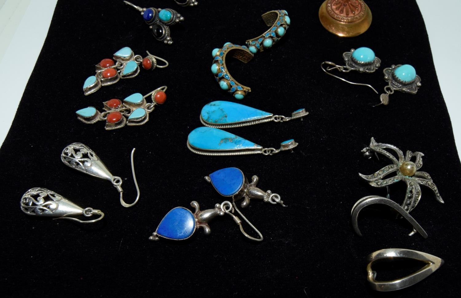 12 sets of silver and other earrings many with turquoise coral and semi precious set stones - Image 2 of 2