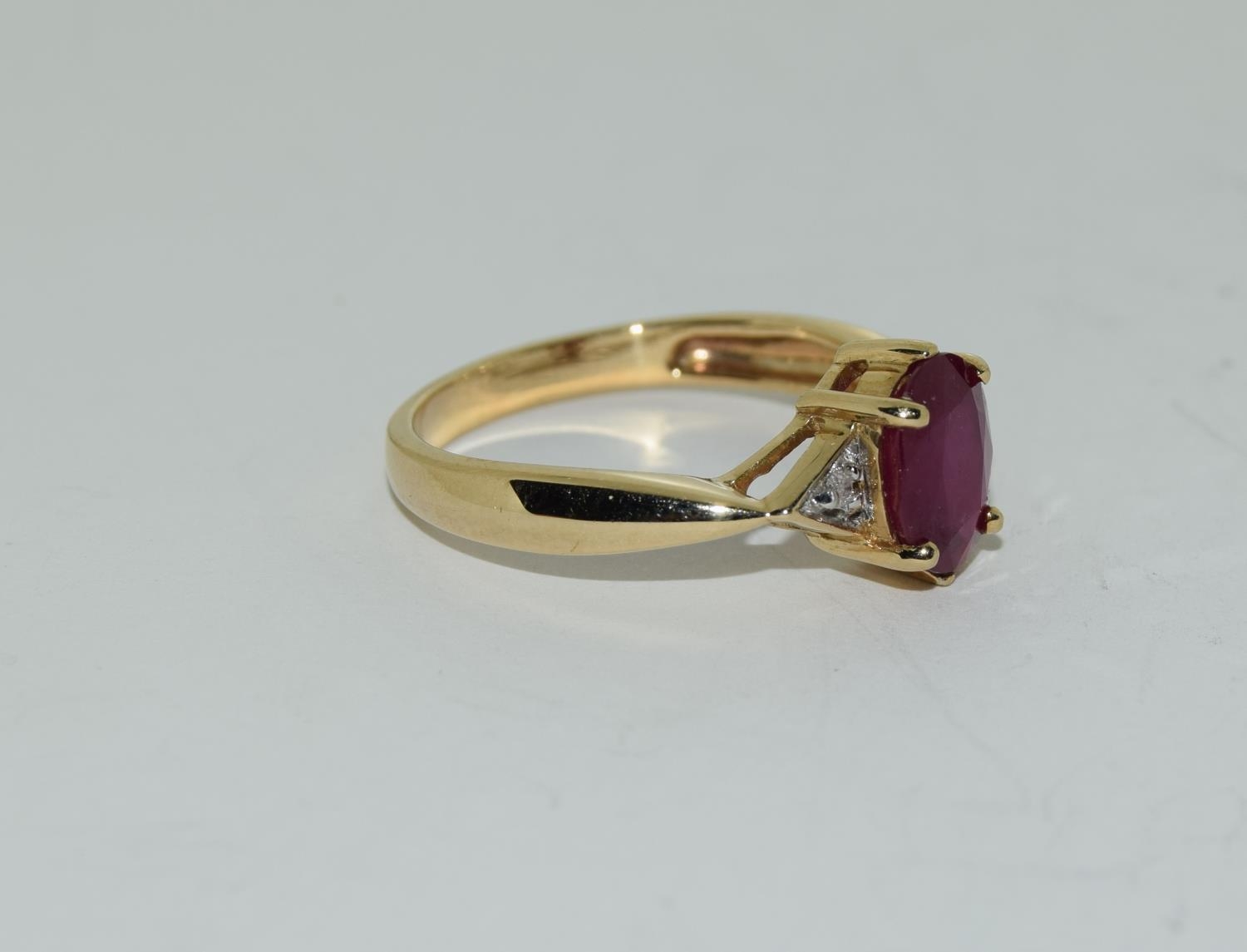 9ct gold ladies diamond and ruby ring approx 1.2ct ruby size N - Image 5 of 6