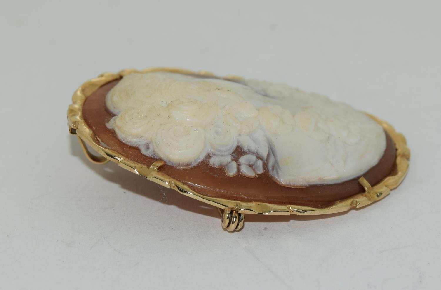 14ct gold cameo pendant/brooch signed APA. - Image 2 of 4