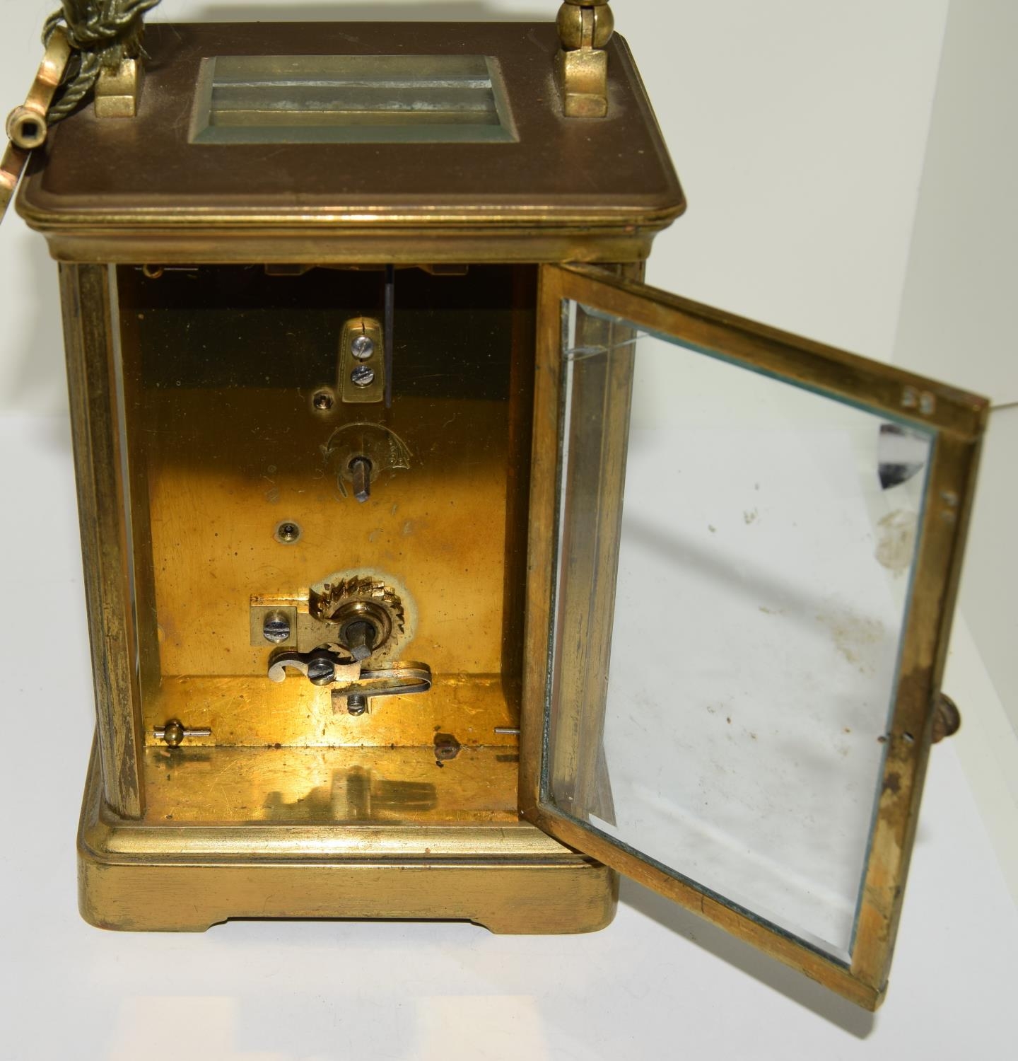 Brass striking carriage clock in case. - Image 4 of 6