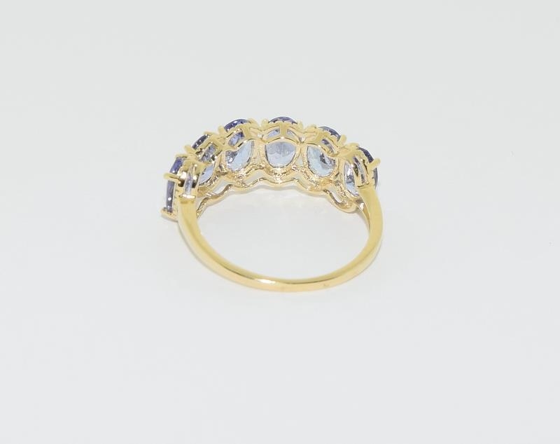 A 9ct Tanzanite 6 stone ring, Size L. - Image 3 of 5