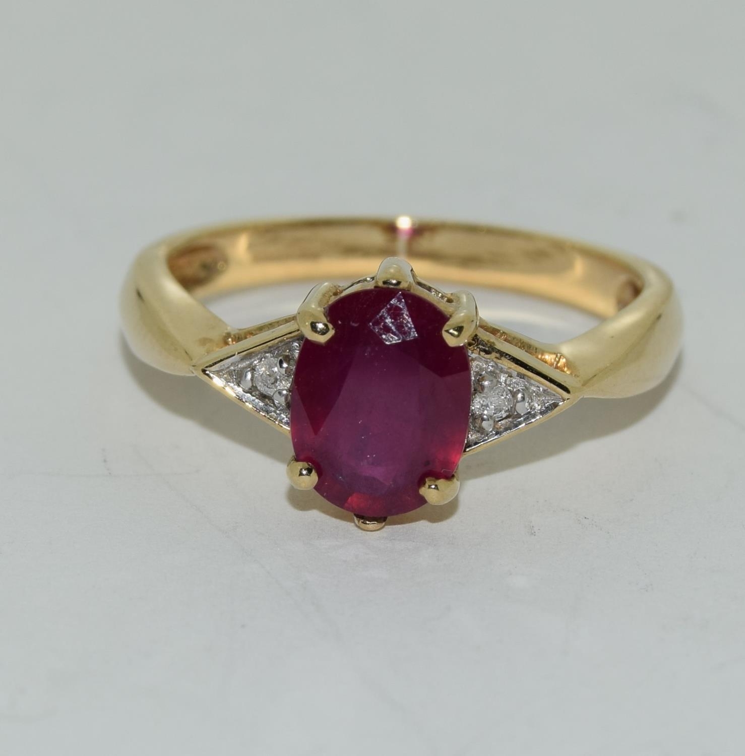 9ct gold ladies diamond and ruby ring approx 1.2ct ruby size N - Image 6 of 6