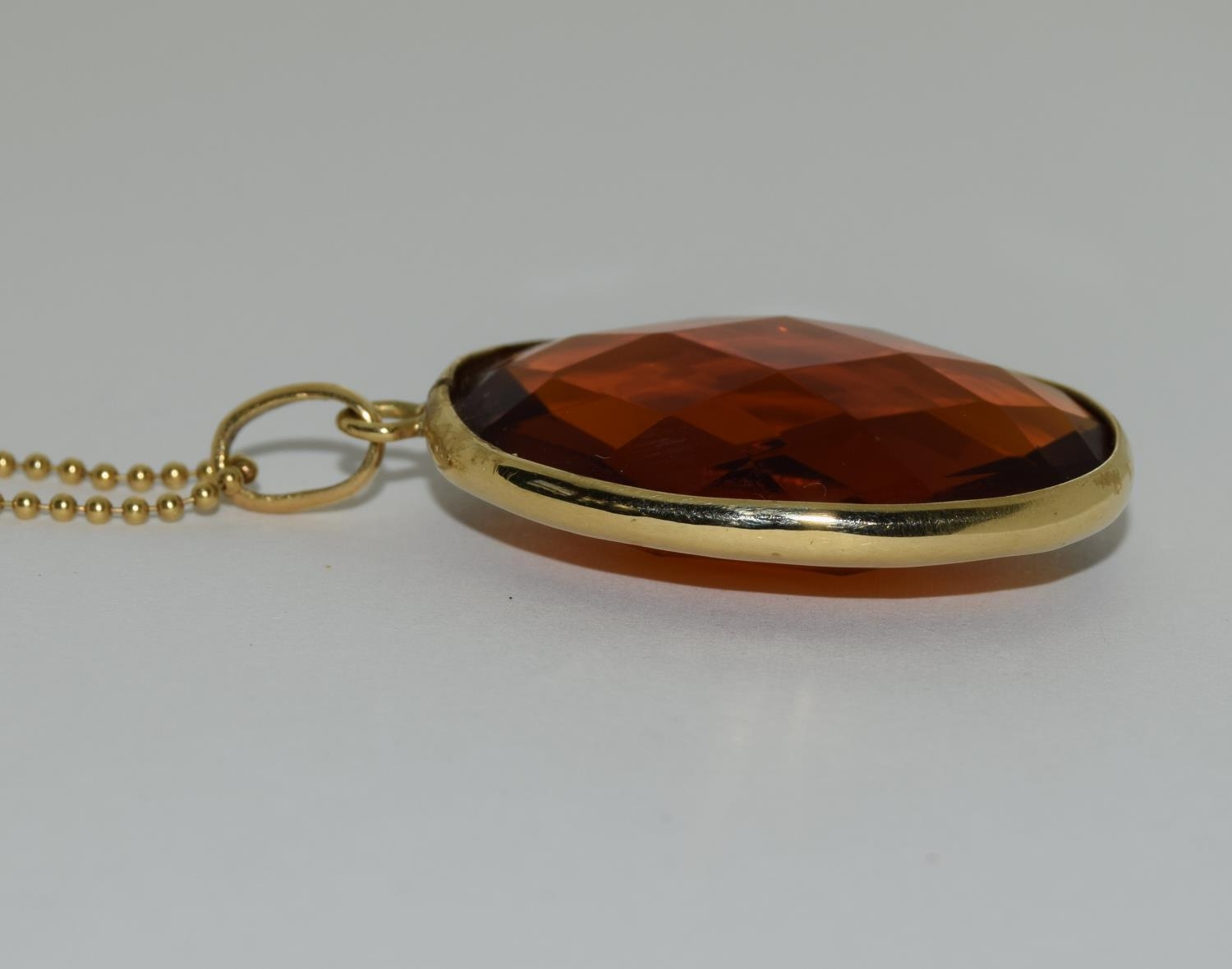 Gold amber quartz pendant necklace. - Image 2 of 5