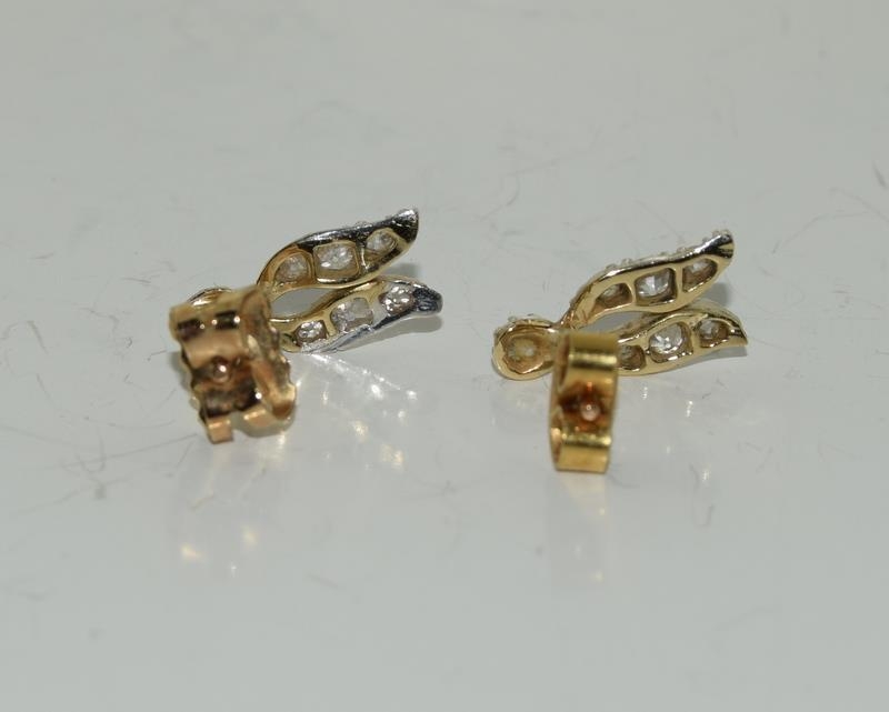 9ct gold ladies diamond drop earrings - Image 4 of 5