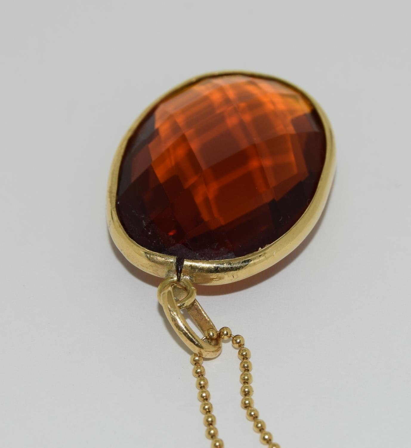 Gold amber quartz pendant necklace. - Image 4 of 5