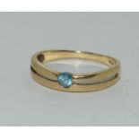 9ct gold ladies aquamarine set ring size R