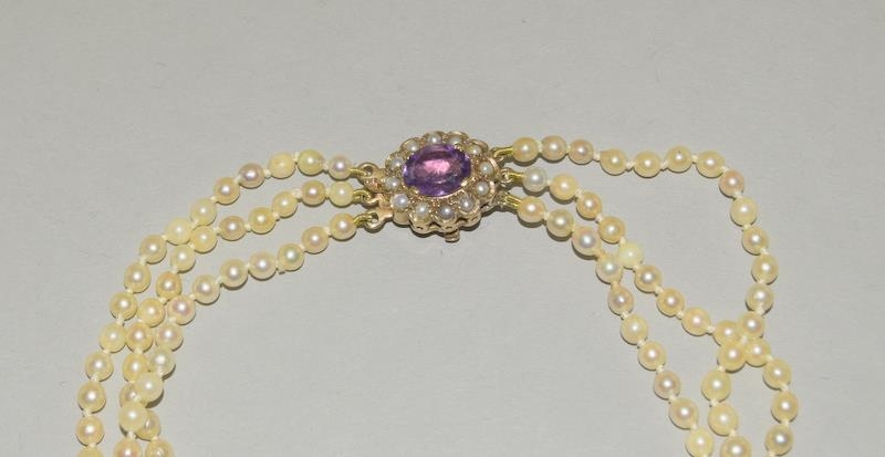 Triple strand Cultured Pearls Amethyst Seed Pearls.set with a gold and amethyst clasp - Image 3 of 4