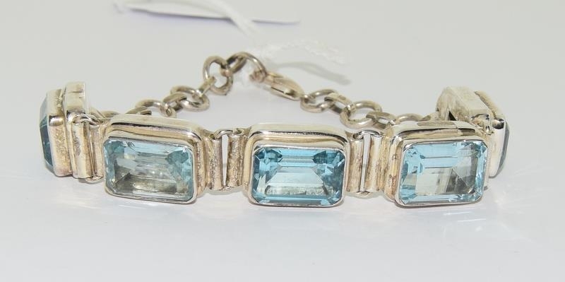 A silver blue topaz bracelet - Image 5 of 5