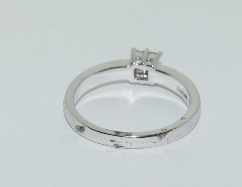 An 18ct white gold princess cut diamond ring. - Image 3 of 6