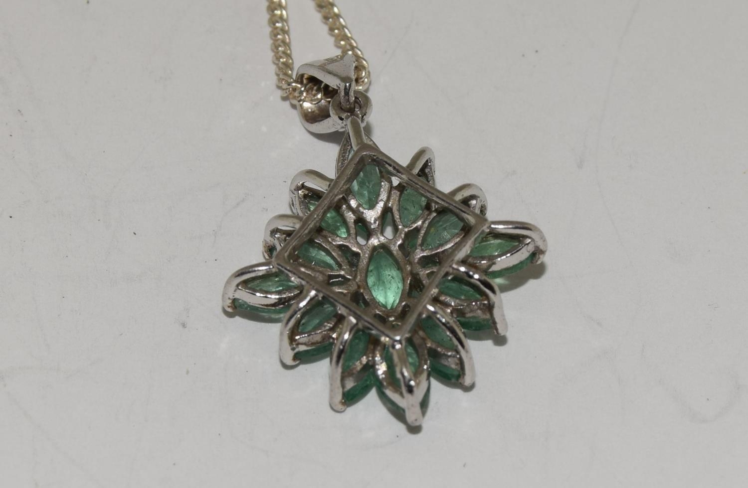 Emerald 925 Silver starburst pendant. - Image 3 of 3