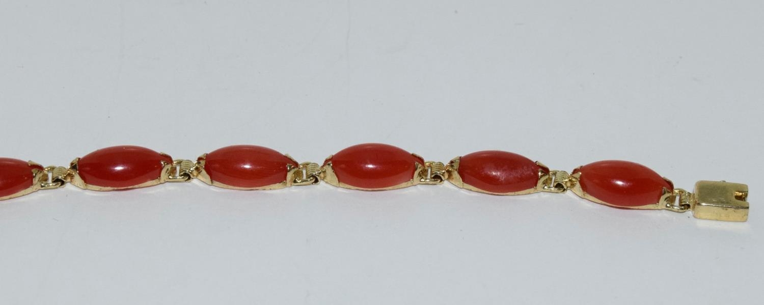 A Dainty natural not dyed coral and 14ct gold bracelet. - Image 2 of 4