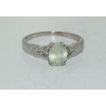 9ct white gold ladies quarts ring size T