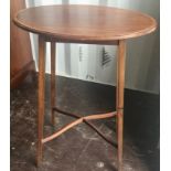 Mahogany oval topped lamp table 74x54x38cm.