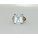 9ct gold ladies aquamarine set ring size K