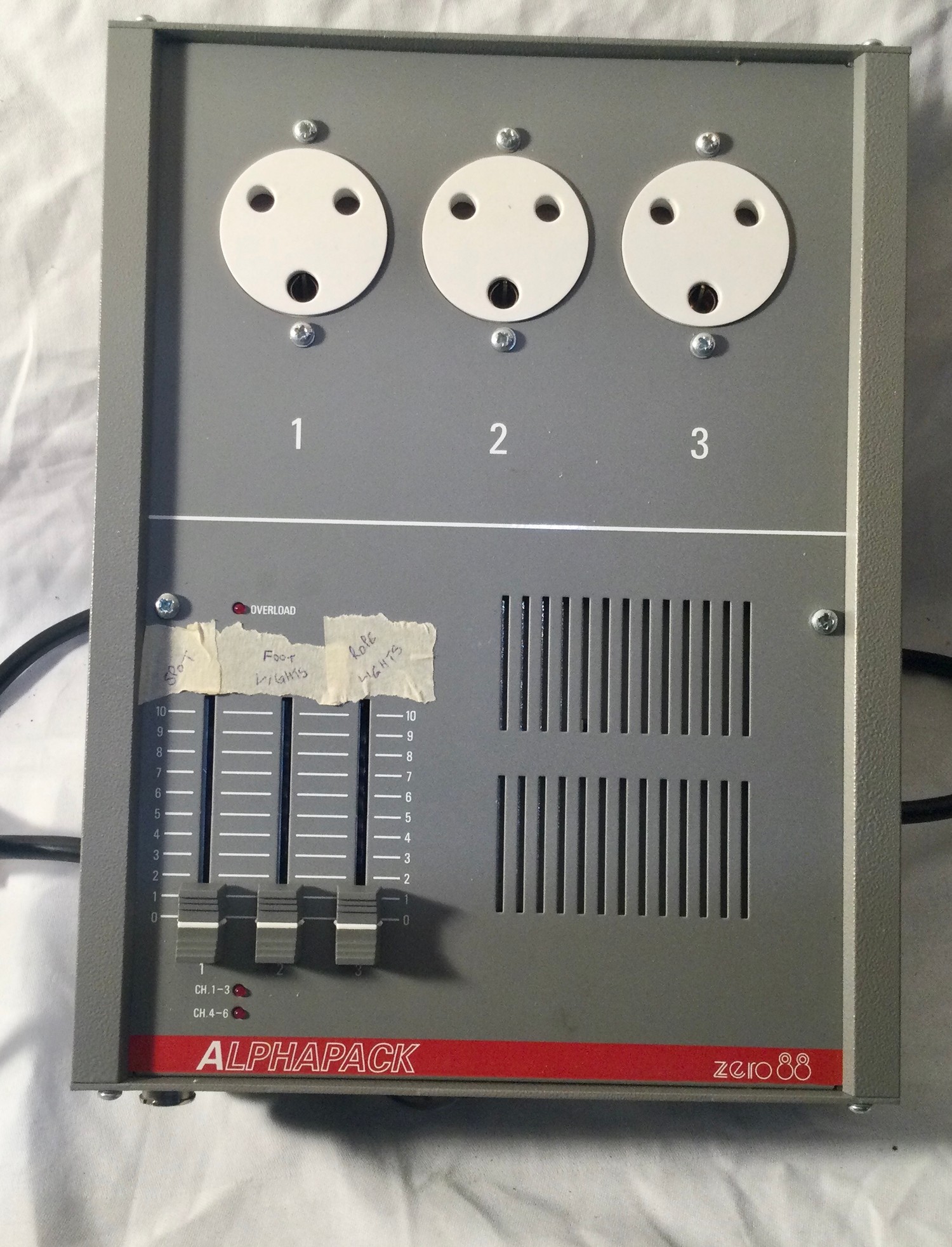 ZERO 88 LIGHTING DIMMER PACK. Zero 88 Alphapack 2 dimmer in fully working condition. It comes fitted - Image 2 of 2