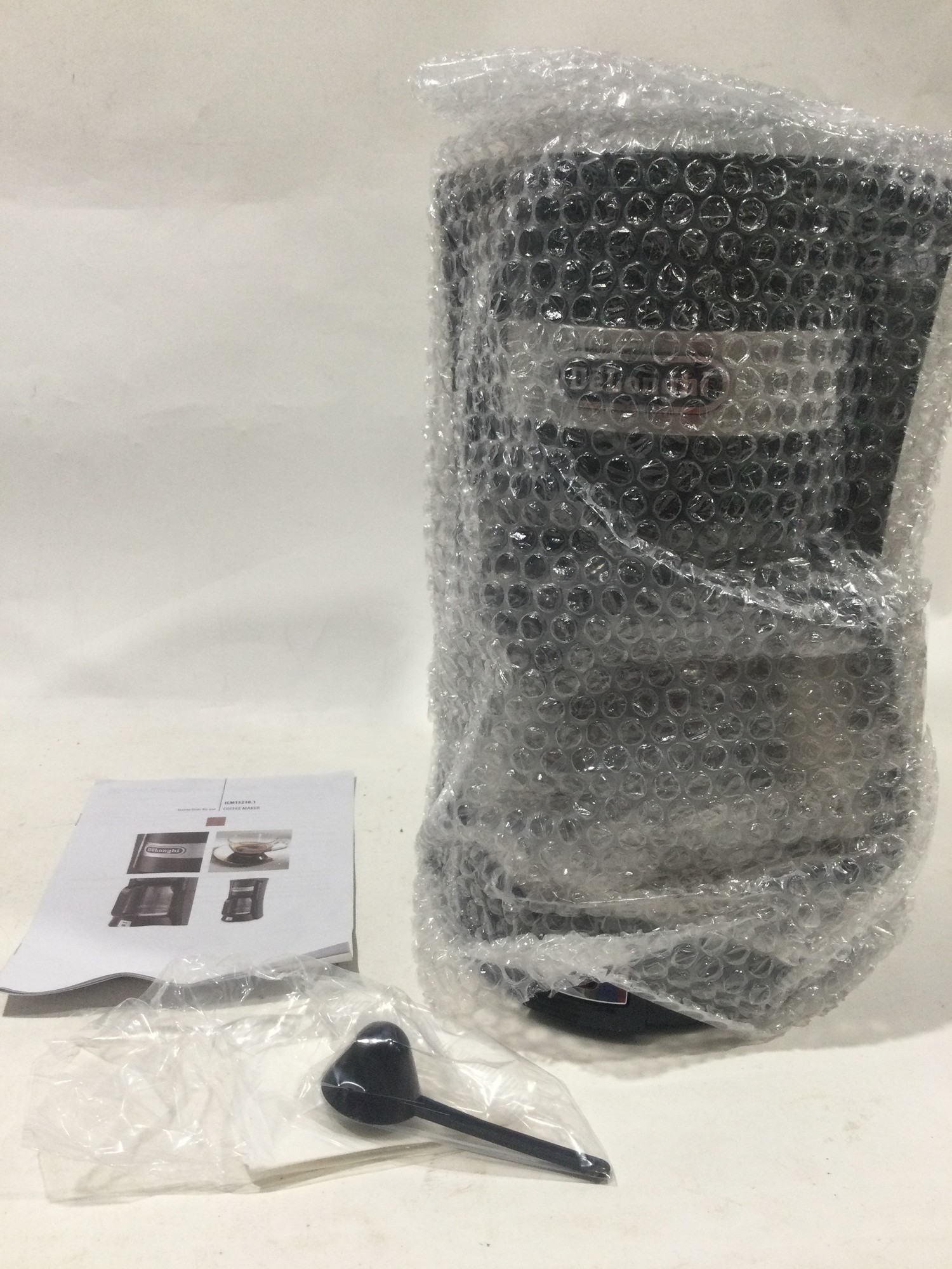 Shop display item DeLonghi Filter coffee maker boxed - Image 2 of 2