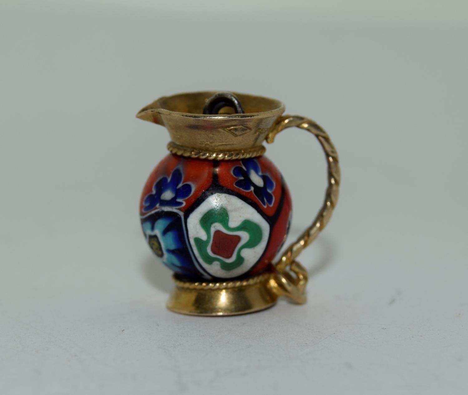 9ct gold charm as a Bavarian drinking Stine with enameled decoration - Image 2 of 8