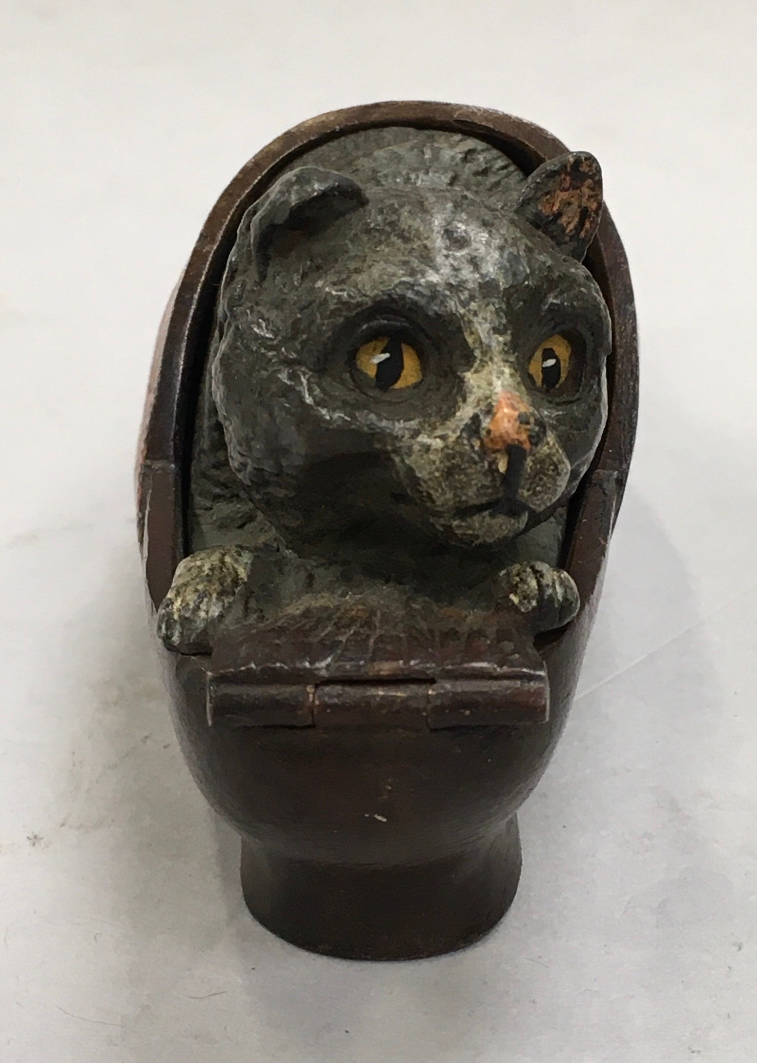 A cold painted match strike in the form of a cat in a clog - Image 2 of 6