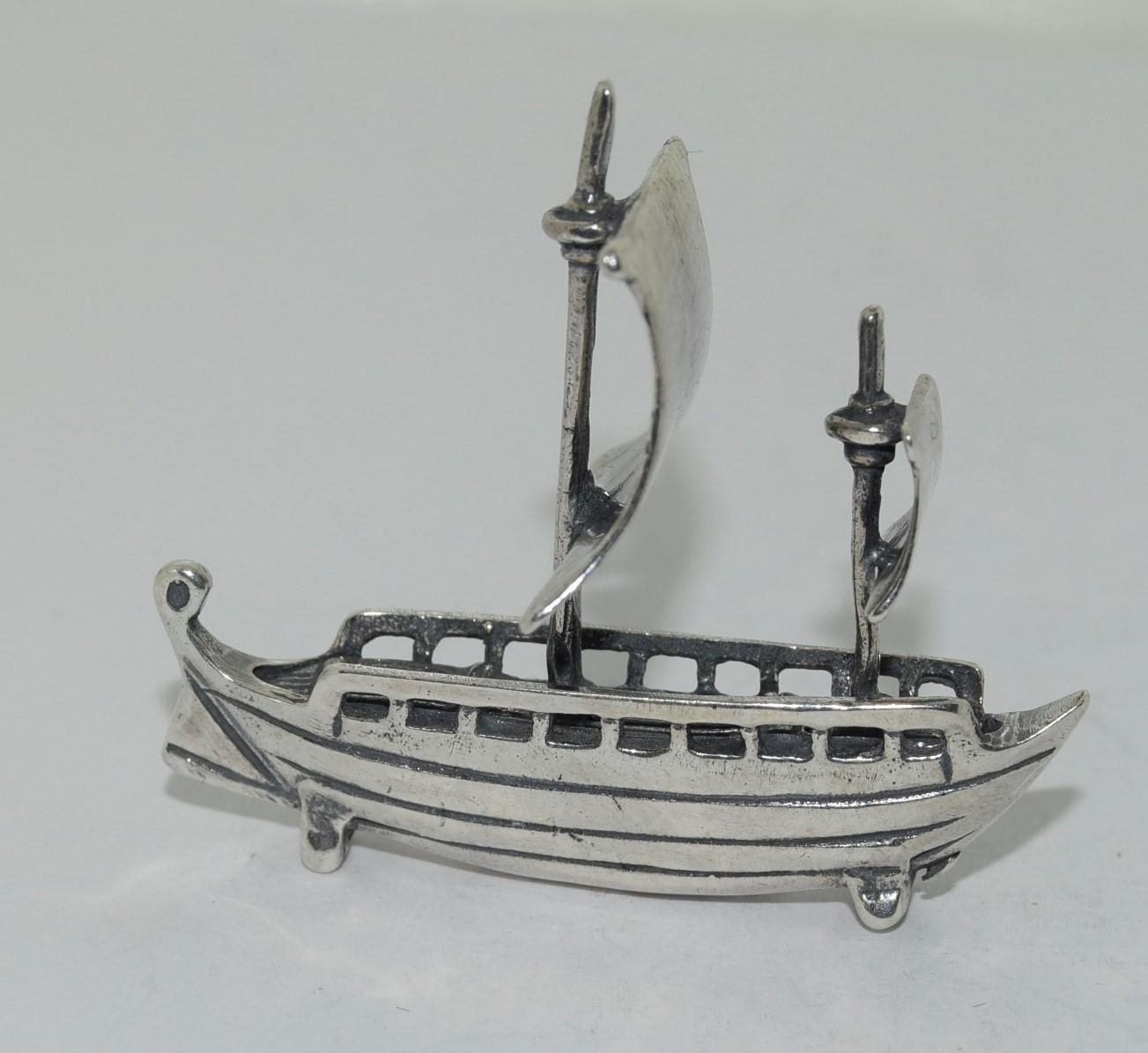 Silver figure of a sailing boat stamped 925 - Image 3 of 4