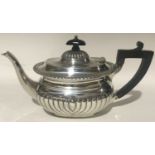 Gentlemans Silver tea pot London h/m 1900 460gm