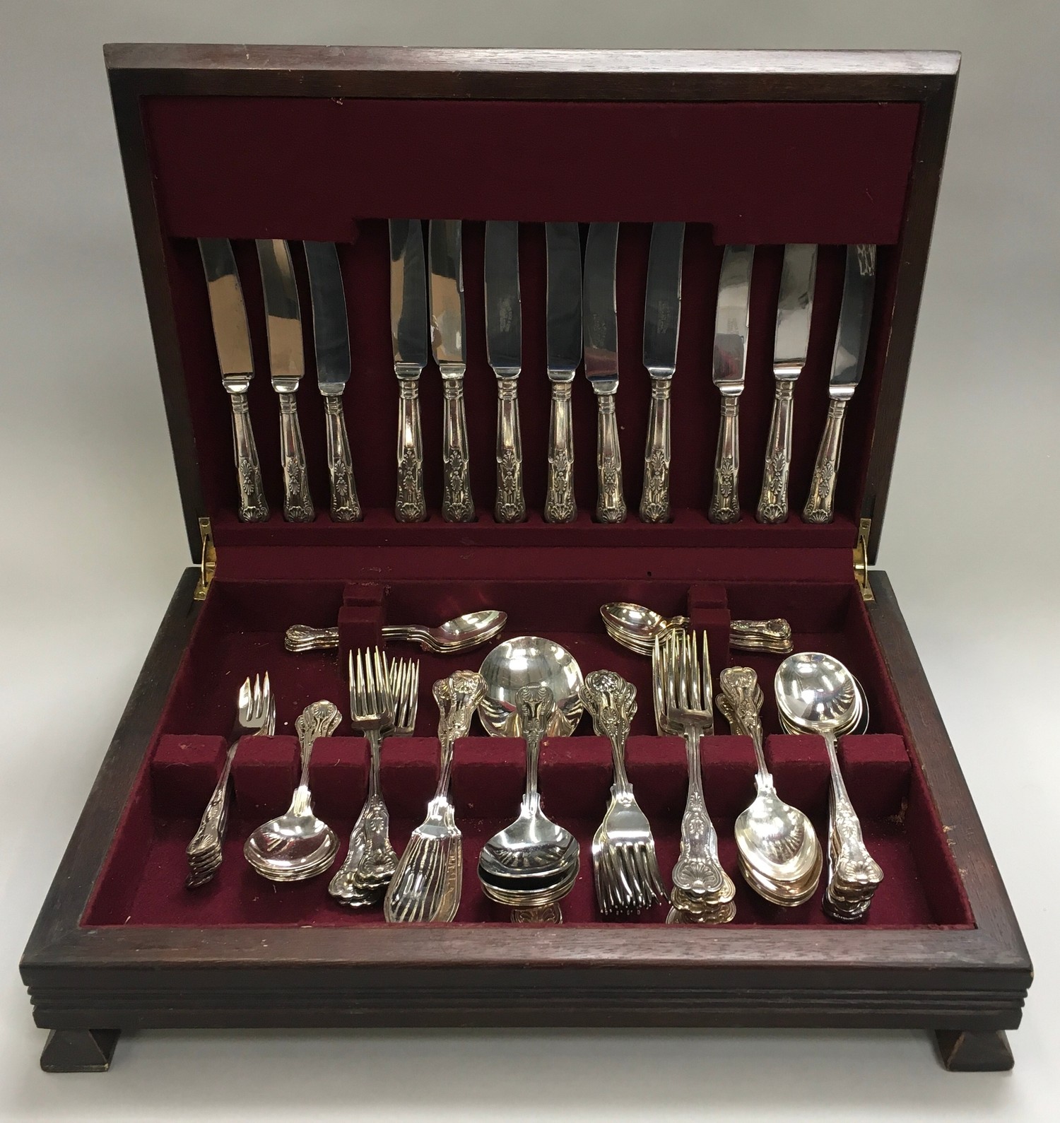 Boxed canteen of silver plate cutlery