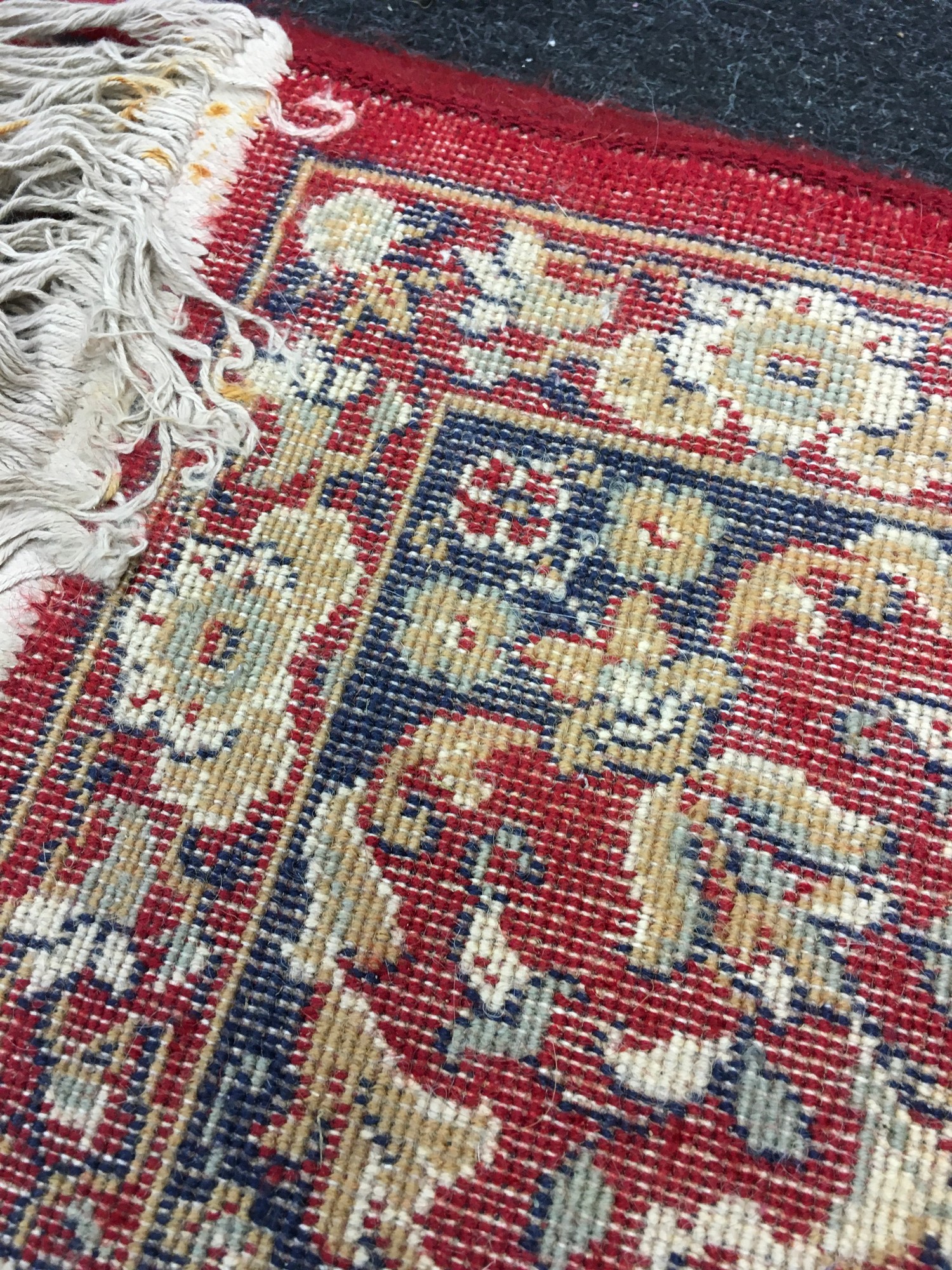 Iranian maroon floor rug with beige inner pattern 130x70cm - Image 5 of 5