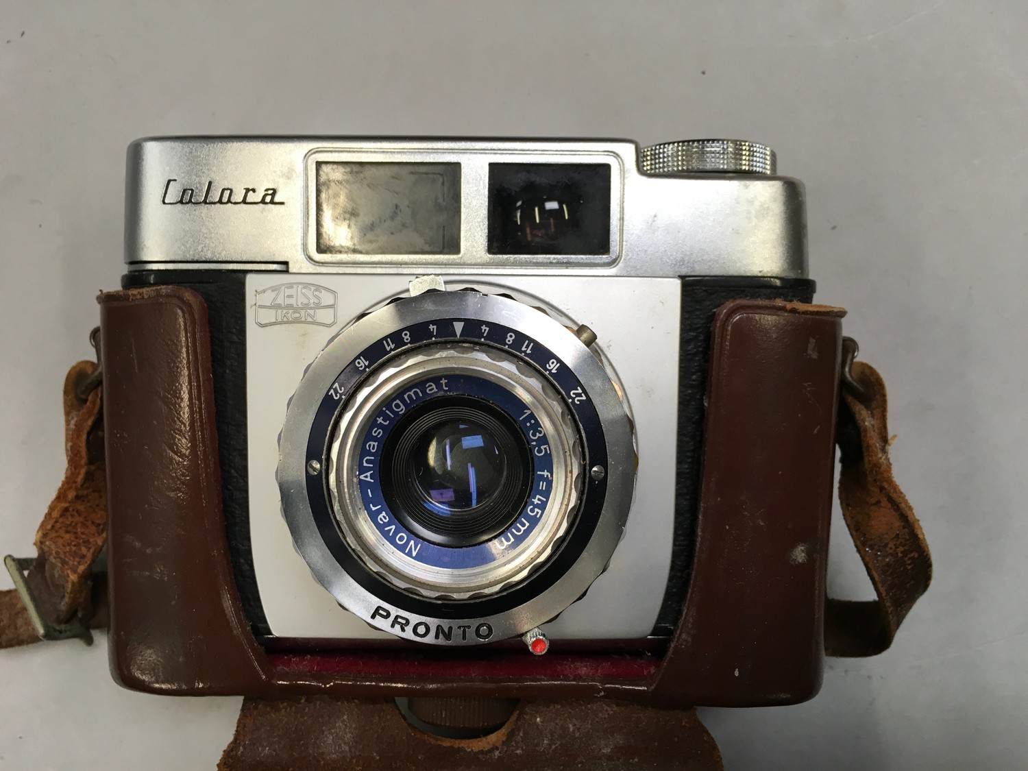 Box of mixed curios to include binoculars. - Image 4 of 5