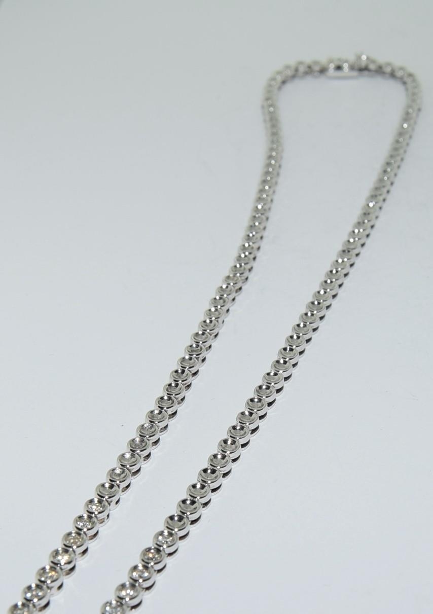 18ct white gold diamond Riveria style necklace made up of 31 brilliant cut diamonds 2ct approx - Image 3 of 7