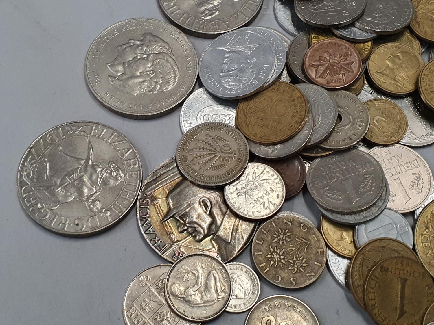 A small collection of mixed coinage. - Image 2 of 5