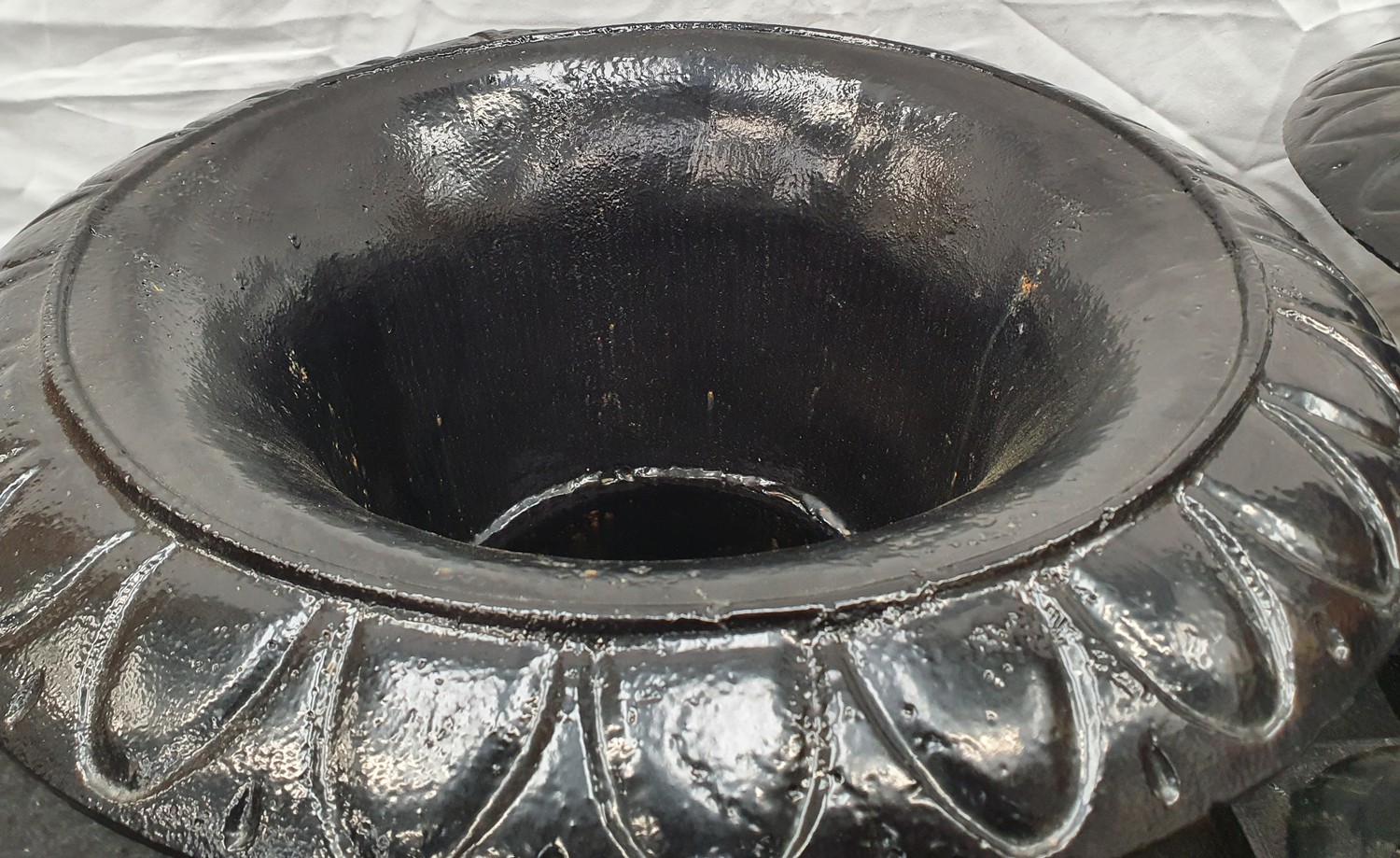 A pair of black painted cast iron Griechen style garden urns 59cm high 52cm diameter. - Image 6 of 6