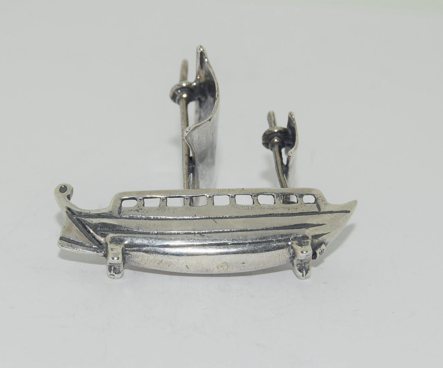 Silver figure of a sailing boat stamped 925 - Image 4 of 4