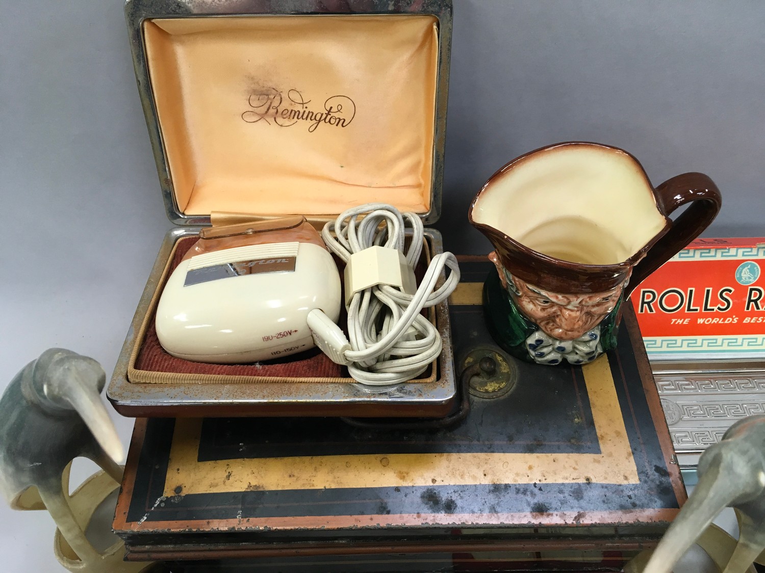 Box of mixed curios to include binoculars. - Image 2 of 5