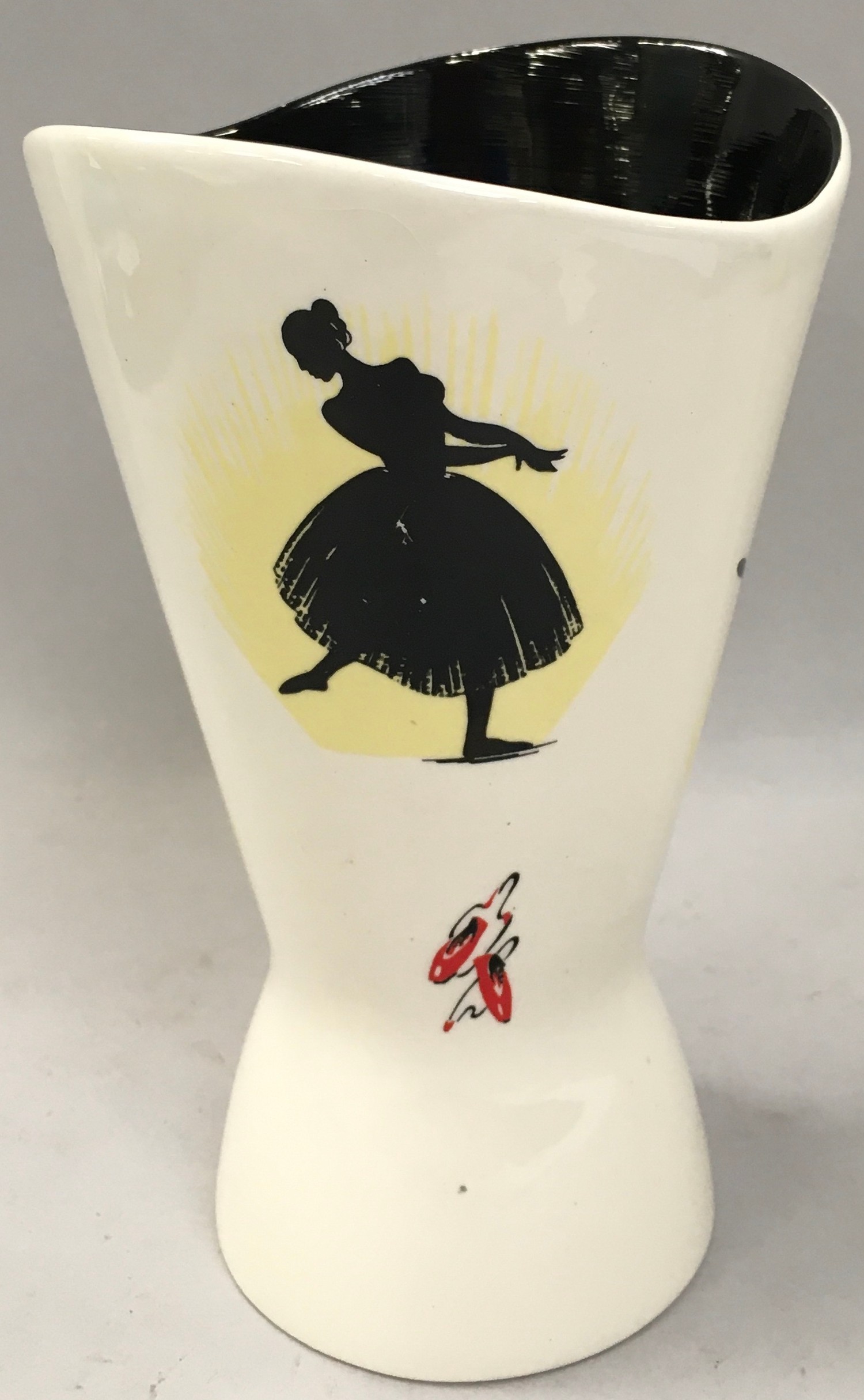 Wade "Ballet" vase 19cms tall circa 1960 impress mark 458 - Image 3 of 5