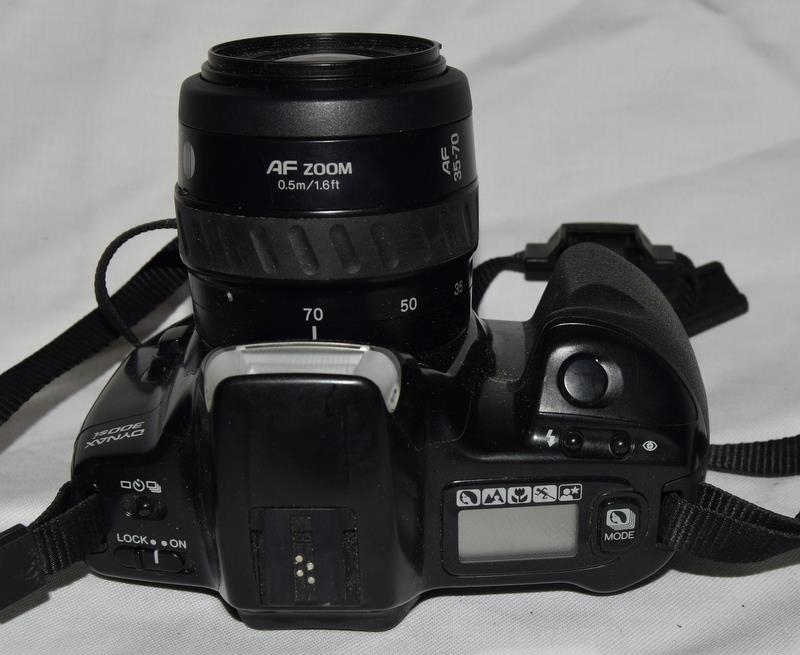Minolta Dynax 300si 35mm film slr camer with fitted AF 35-70 zoom lens in kit bag. - Image 2 of 3