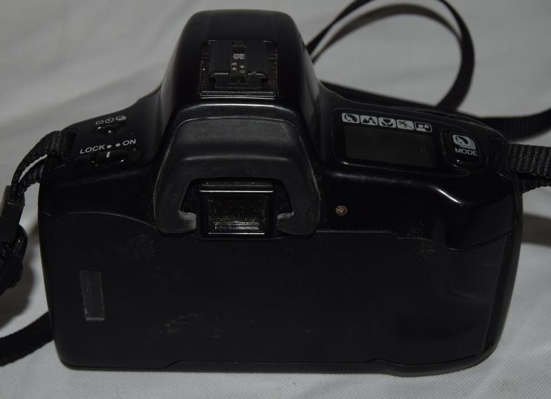 Minolta Dynax 300si 35mm film slr camer with fitted AF 35-70 zoom lens in kit bag. - Image 3 of 3