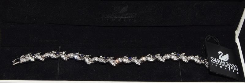 Swarovski Crystal qty of bracelets 871675, 1806460, 679661, 839817, 930685, 661001, 893011 - Image 8 of 9