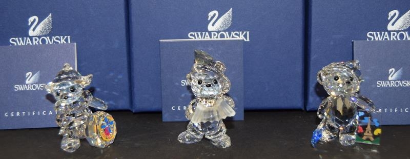 Swarovski Crystal Lovlots Fritz Kris Bear Germany code 884452 together with Kris Bear Francios - Image 2 of 2