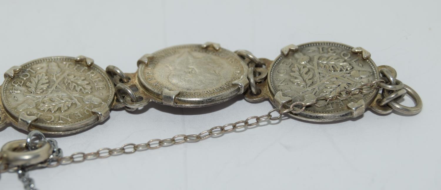 Silver ladies coin bracelet - Image 3 of 4