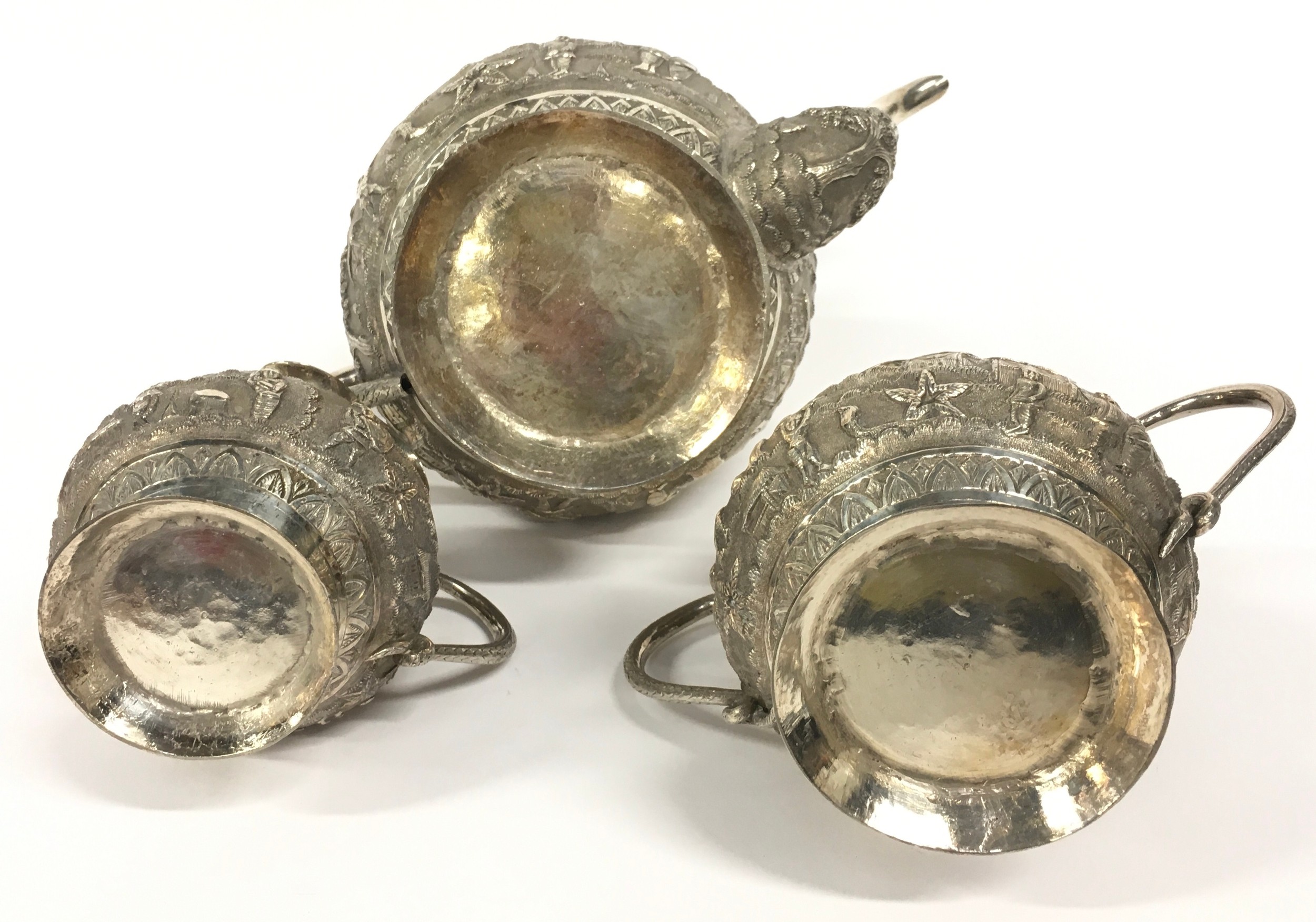 Oriental silver embossed 3 piece tea set 885gm - Image 3 of 5