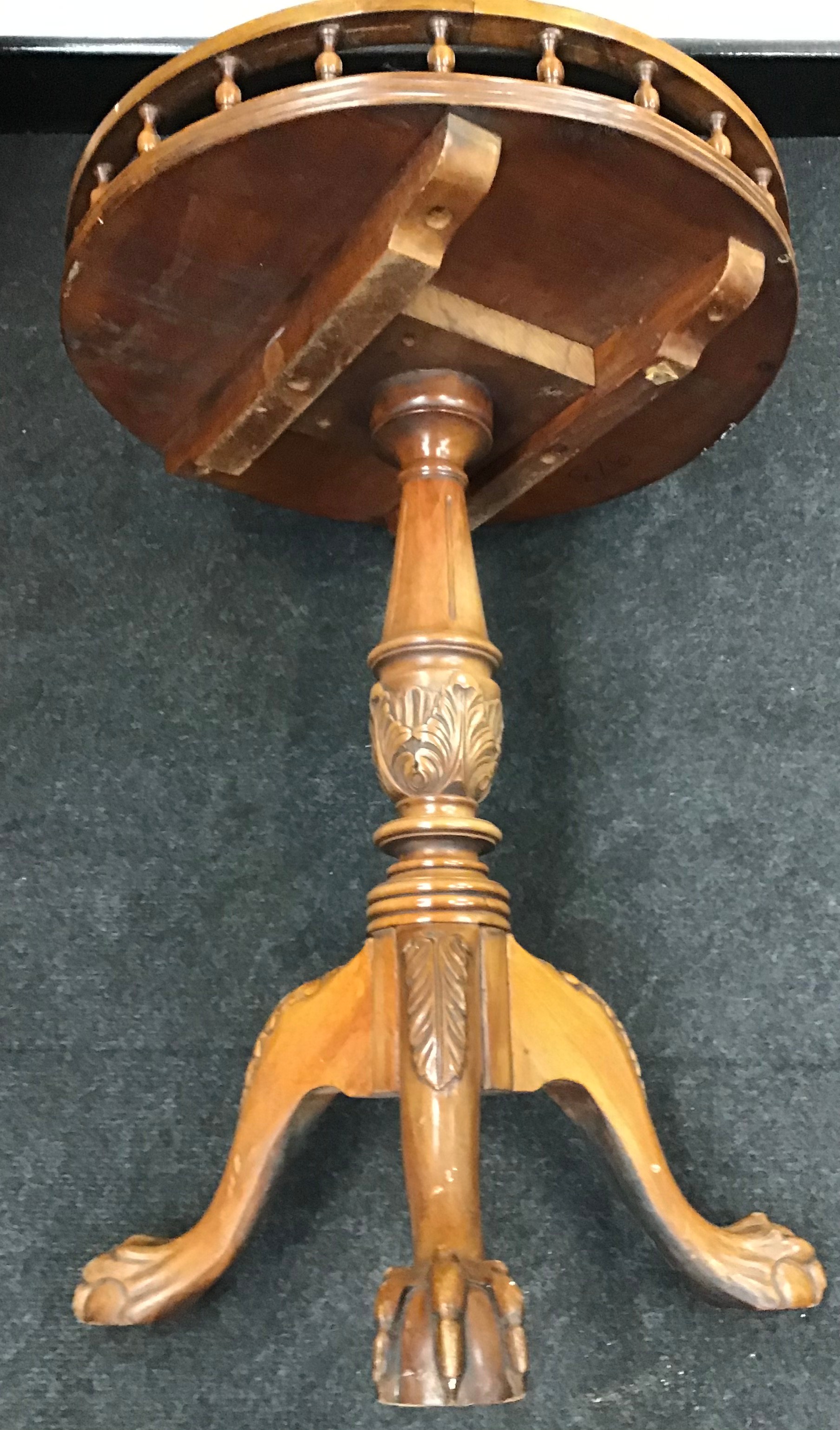 Round gallery tray top table on carved tripod support set with ball and claw feet 65x45cm - Image 4 of 5