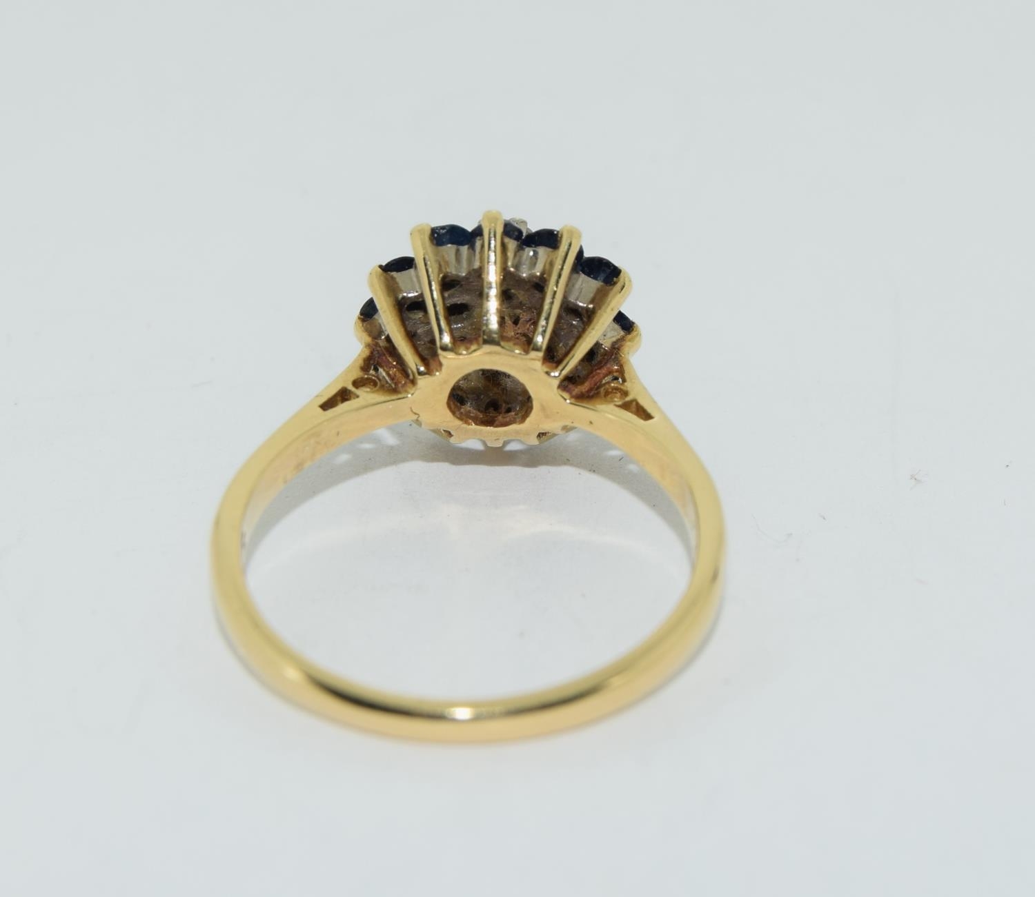 Sapphire/Diamond daisy 18ct gold ring Size O+ - Image 3 of 5