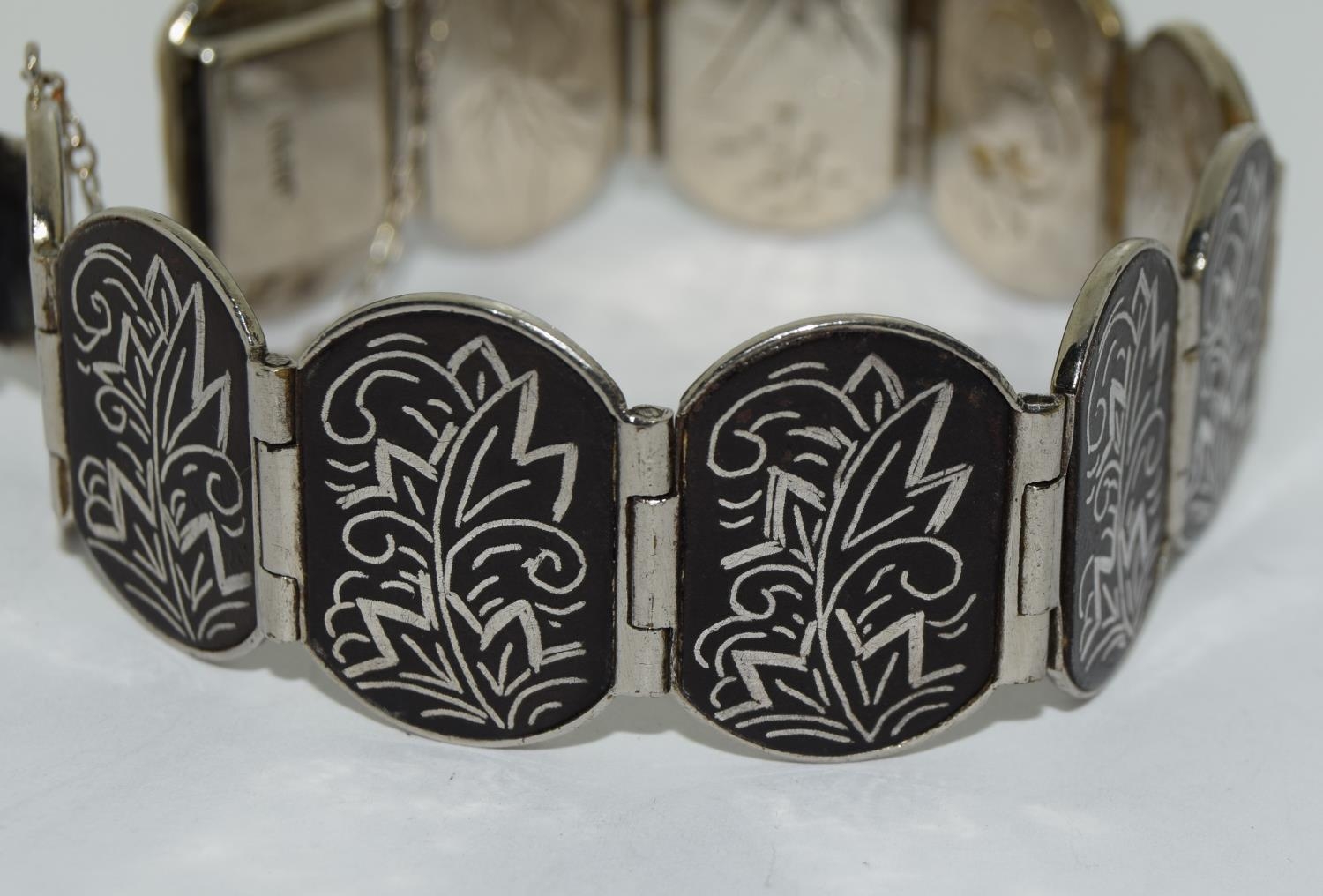 Antique Japanese silver inlaid bracelet. - Image 3 of 3