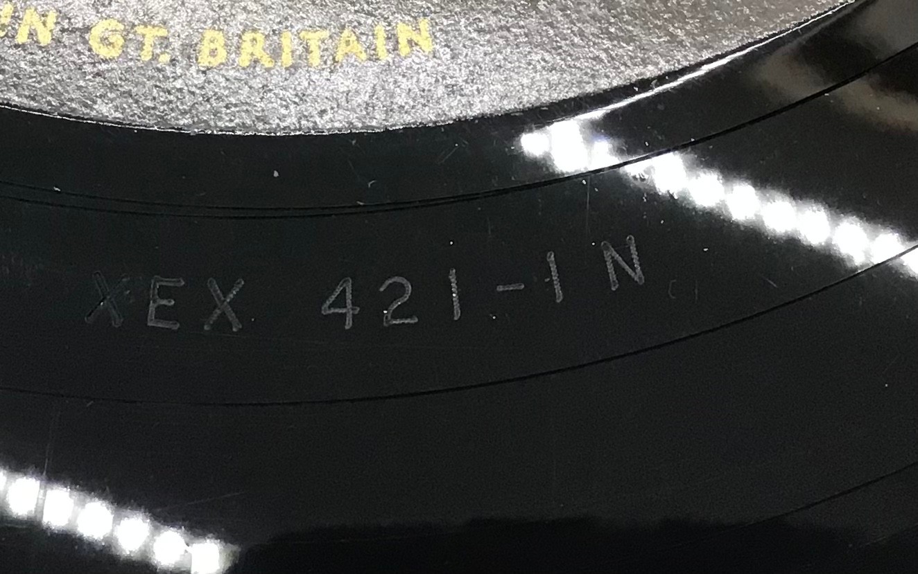 BEATLES - BLACK AND GOLD ?Please Please Me? LP vinyl record. Found on the Parlophone label PMC - Image 3 of 13