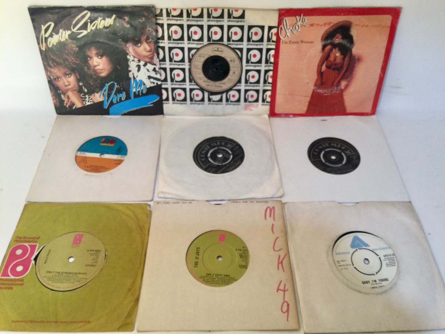 BOX OF VARIOUS DISCO 7? SINGLES. Great selection of many classics here from artists such as - The - Image 4 of 4