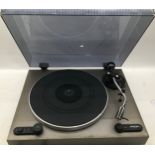 MICRO SEIKI MB-14 TURNTABLE. Great turntable with gold ring cartridge and plays 33/45rpm records.