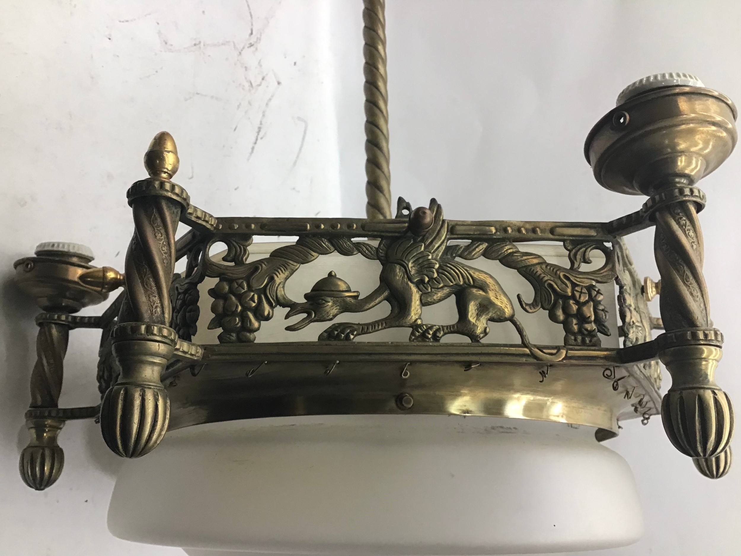 Brass mounted ornate ceiling center light with frosted bowl - Image 3 of 5