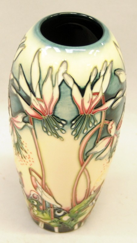 Moorcroft vase fully marked and signed to base 19cm tall - Image 3 of 3