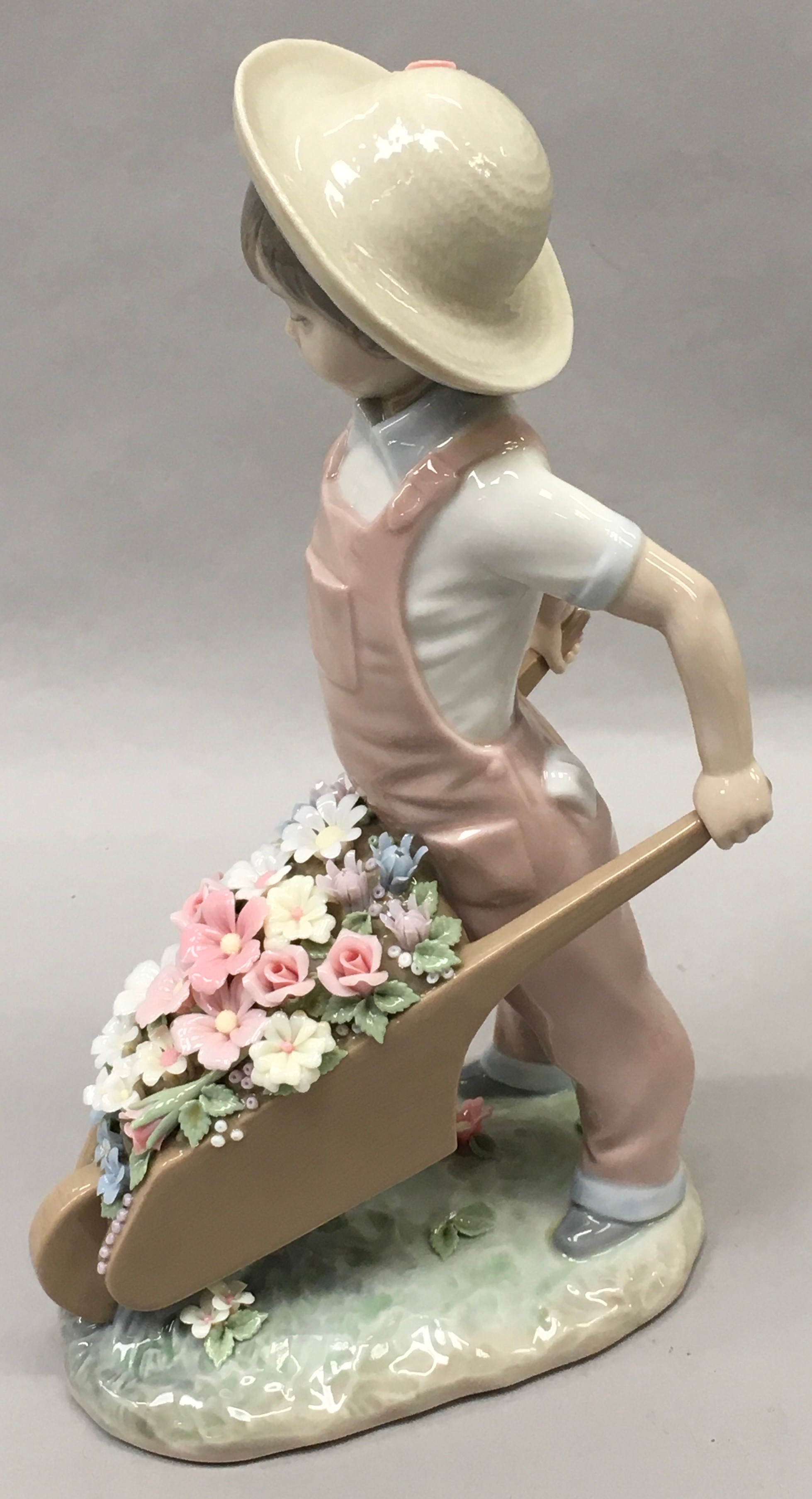 Lladro "1283" Little Gardener porcelain figure. - Image 2 of 5