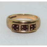 9ct gold mans garnet set sygnet ring size S 5.85gm